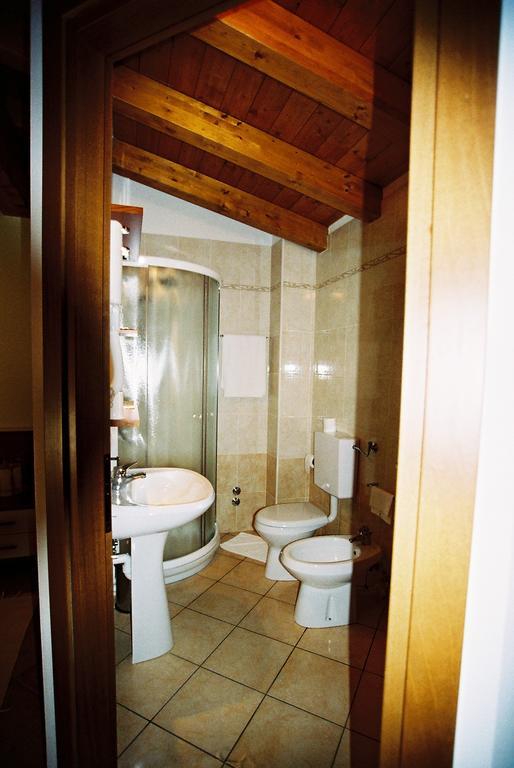 Il Grappolo D' Oro Hotel Arba Luaran gambar